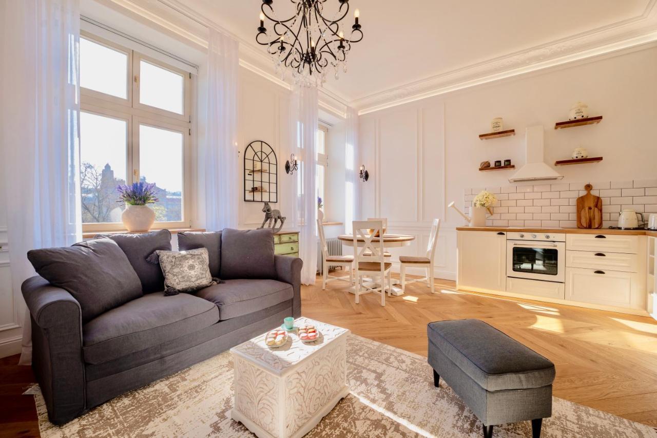 Ferienwohnung Charme De Provence In Prag Exterior foto